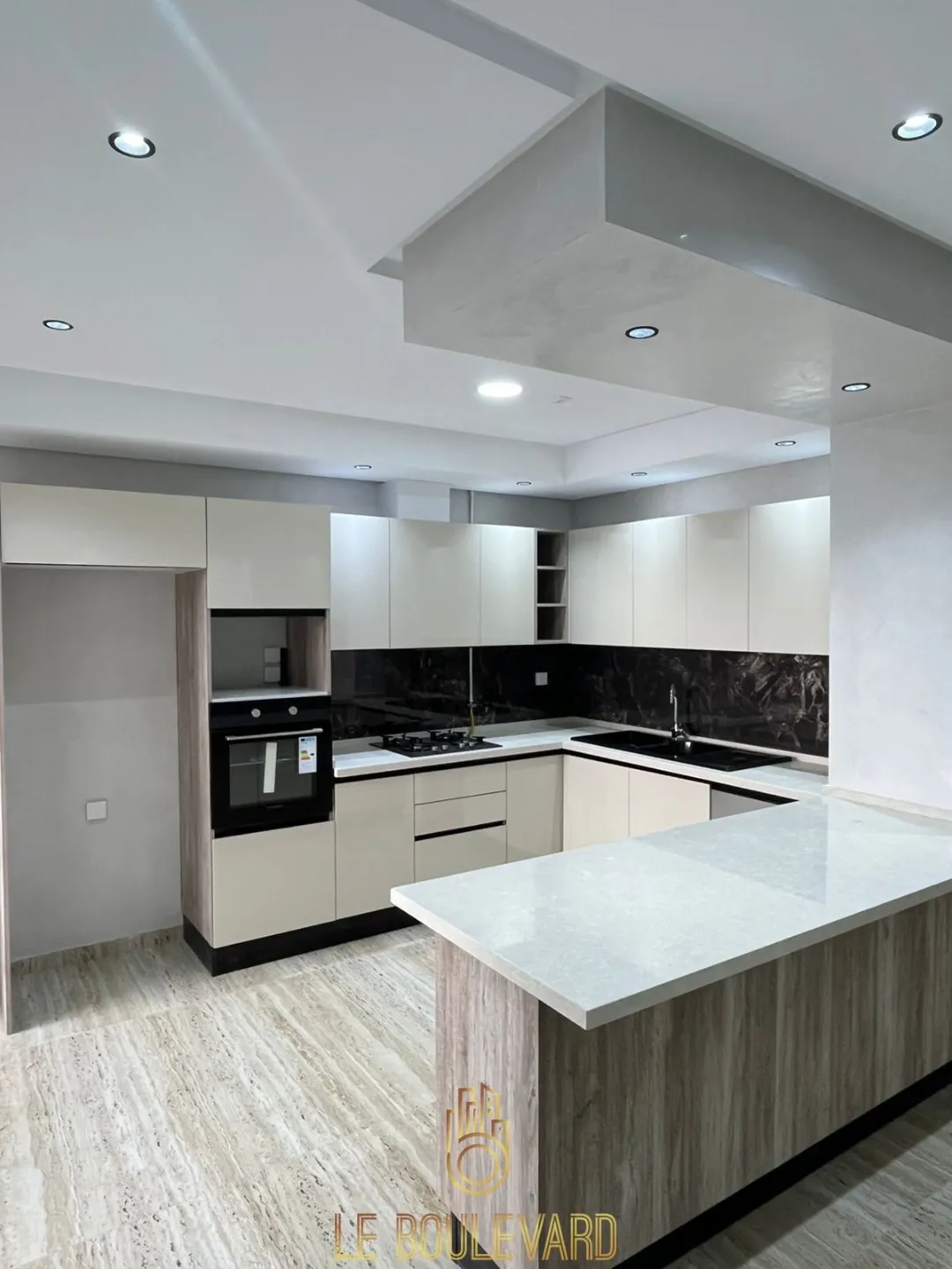 A vendre Appartement S+3 à Soukra , Ariana