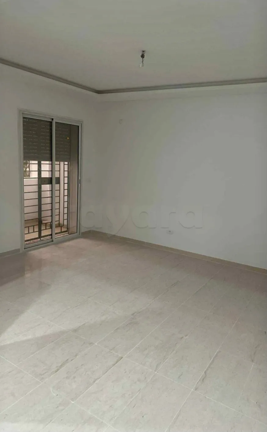 Location S2 vide Ă  Borj Louzir