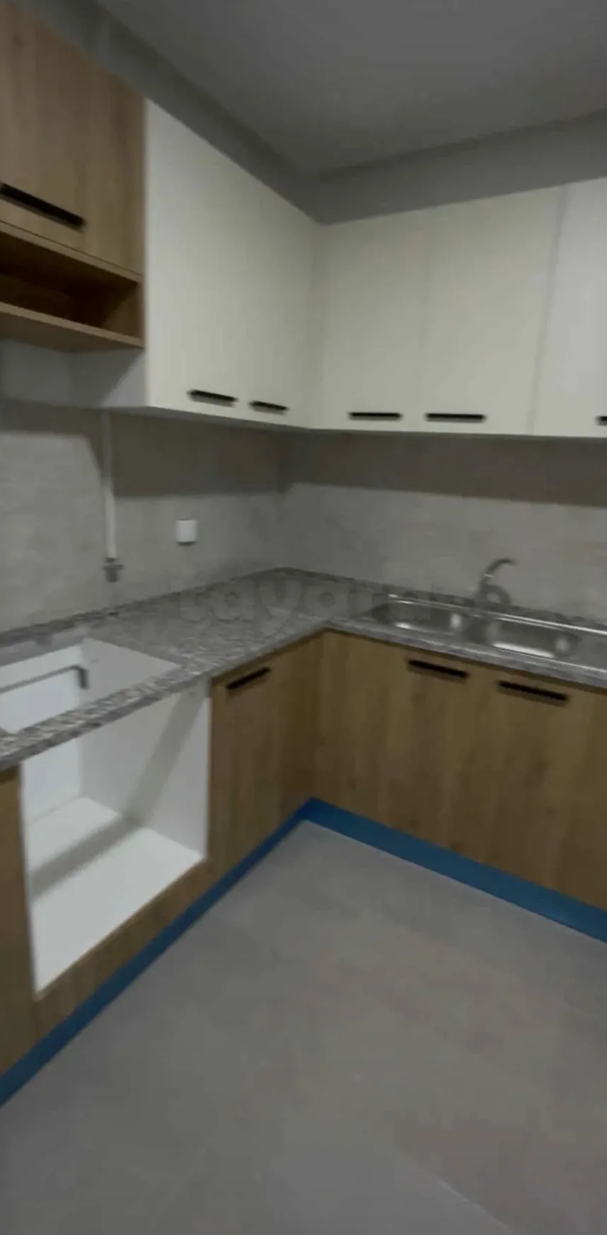 Location S2 vide Ă  Borj Louzir