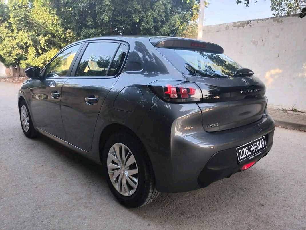 PEUGEOT 208 PREMIÈRE MAIN TRÈS PROPRE