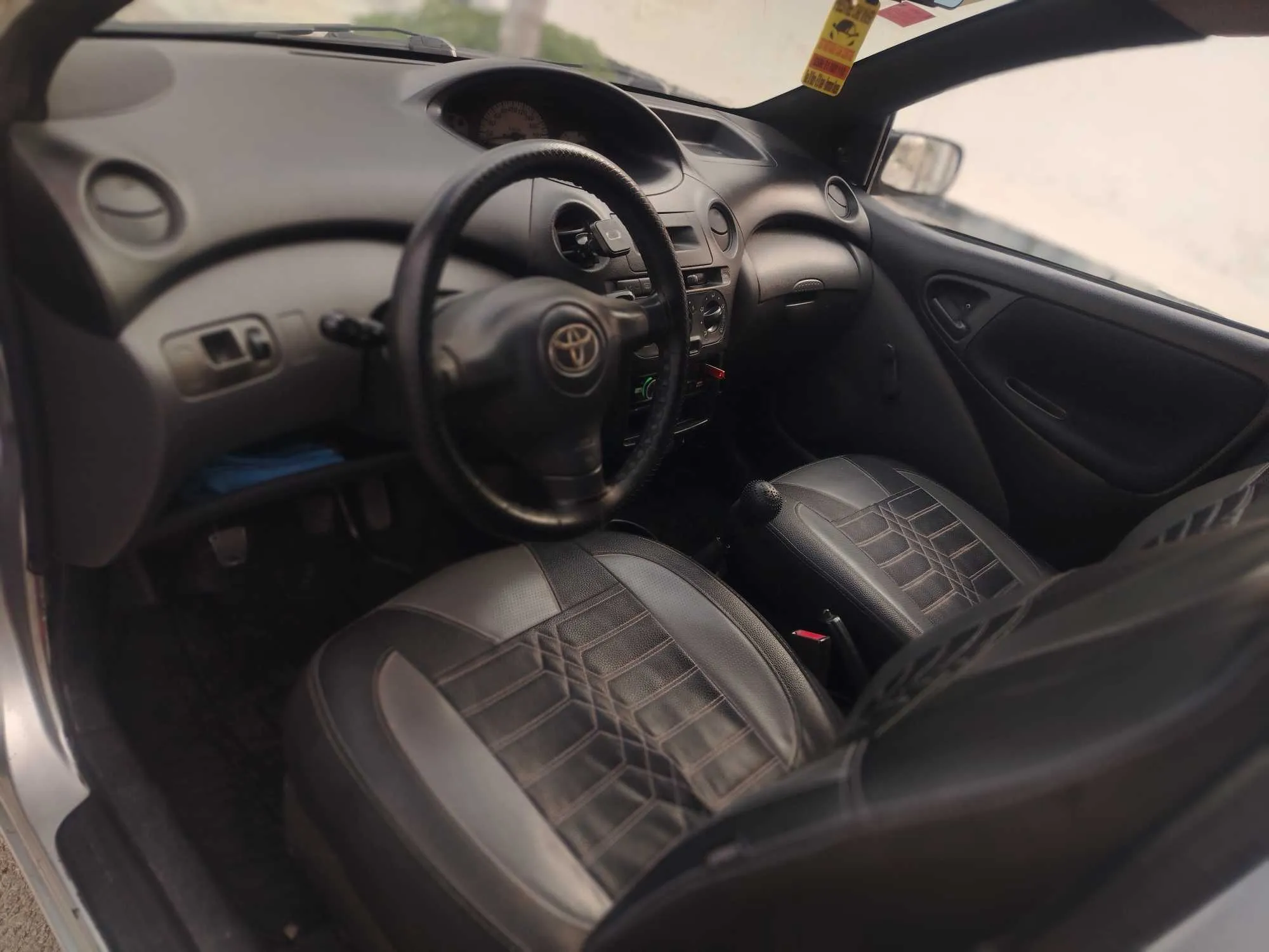 TOYOTA YARIS A VENDRE