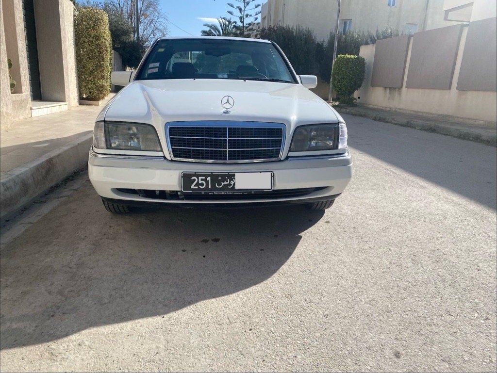 Mercedes benz c200 w202