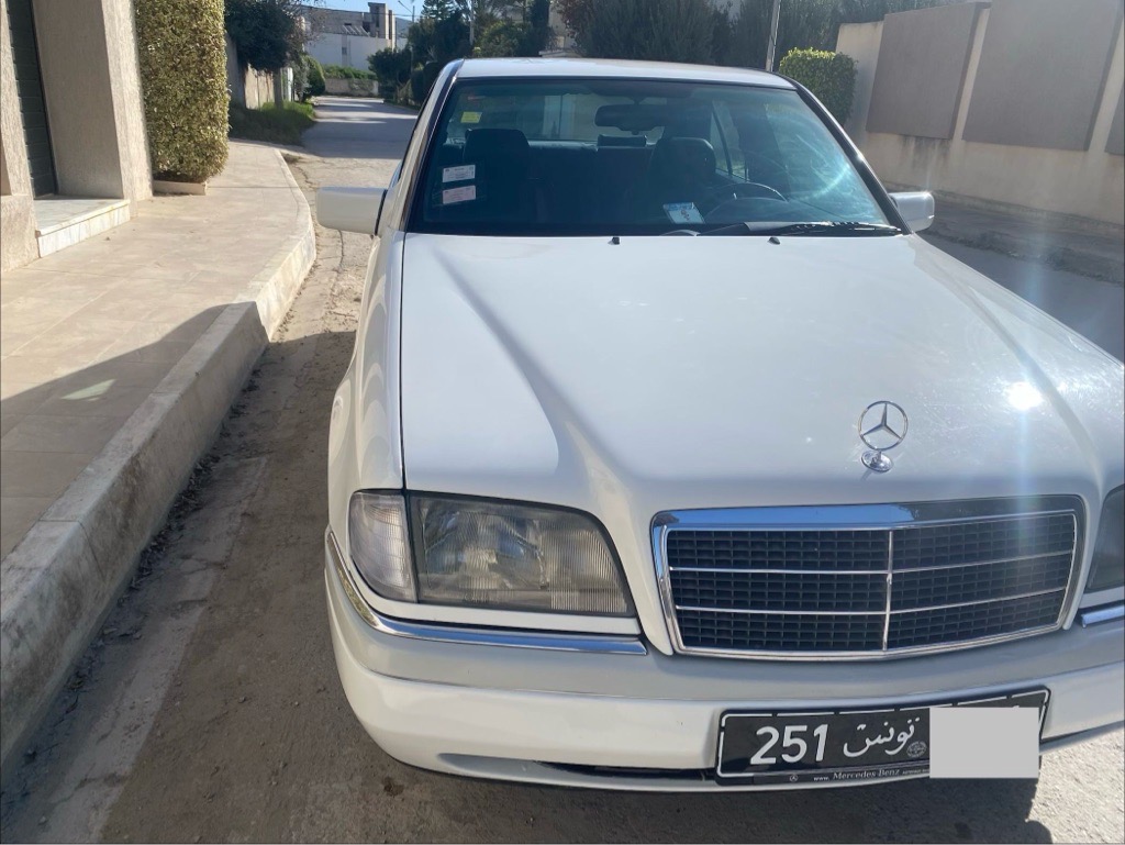 Mercedes benz c200 w202