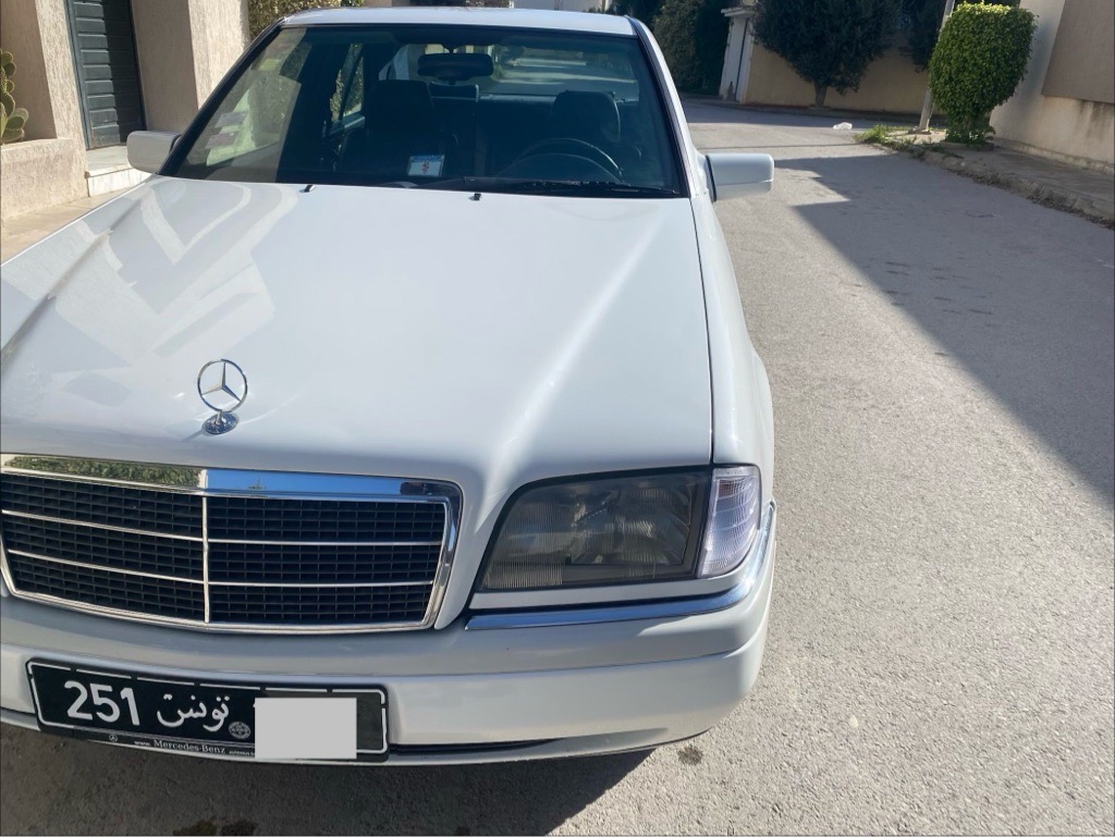 Mercedes benz c200 w202