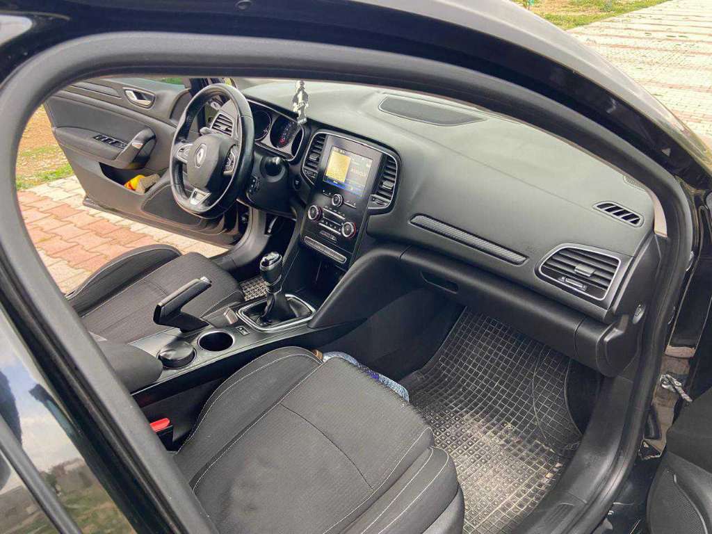 Mégane 4 🇨🇵 Sedan essence