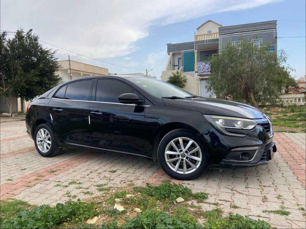 Mégane 4 🇨🇵 Sedan essence