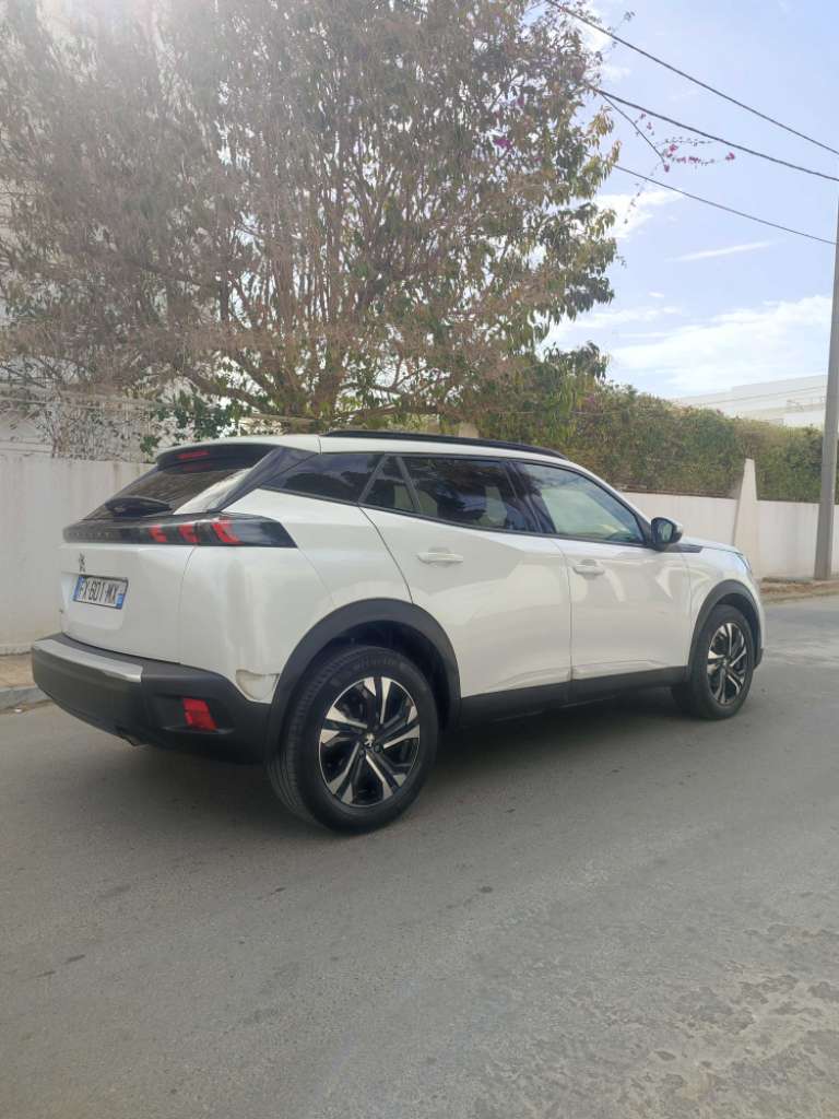 PEUGEOT 2008