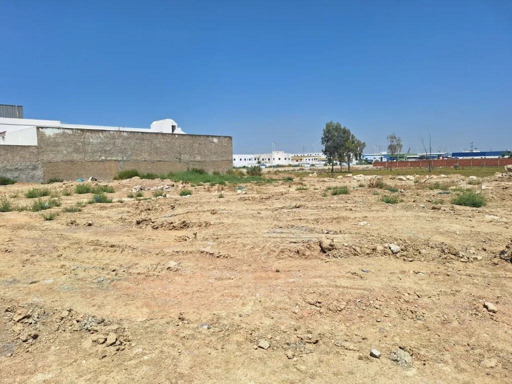 À Vendre : Terrain 2350 m² – Cité El Hidhab, Fouchena, vocation R+4 – Route GP3, après Marché Yahoudia