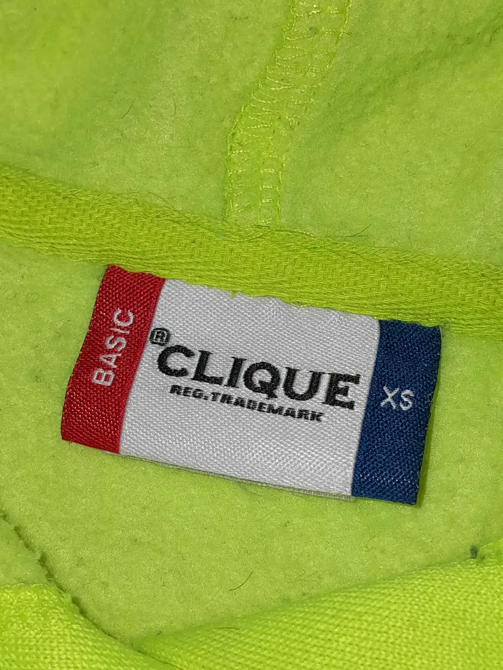 Capuche trés jolie et comforte 