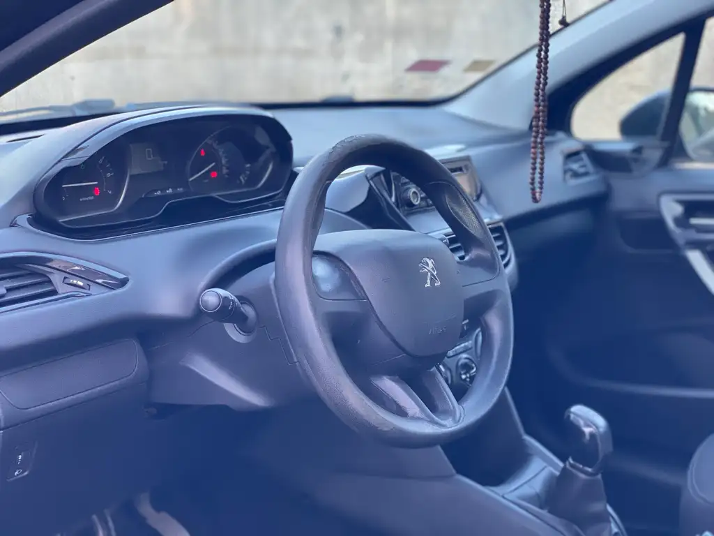 Peugeot 208 première main