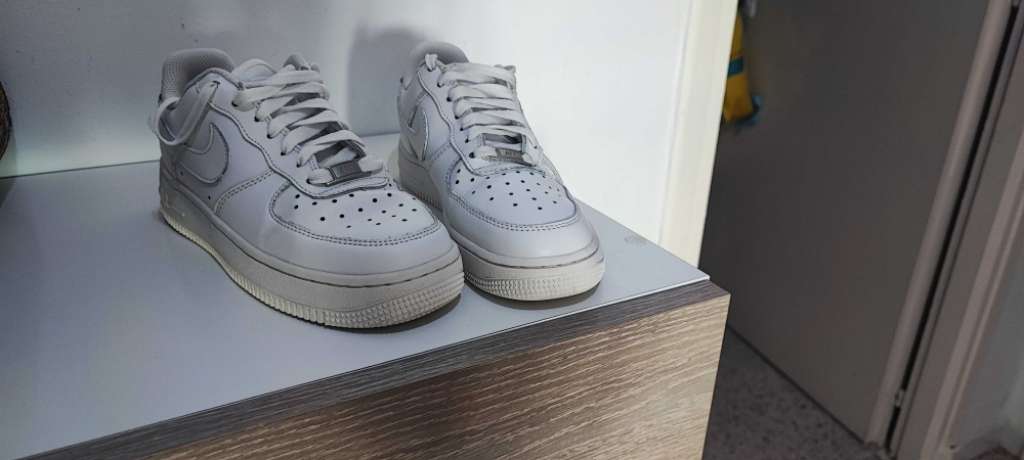 nike air force pour femme + nike rose presque neuf