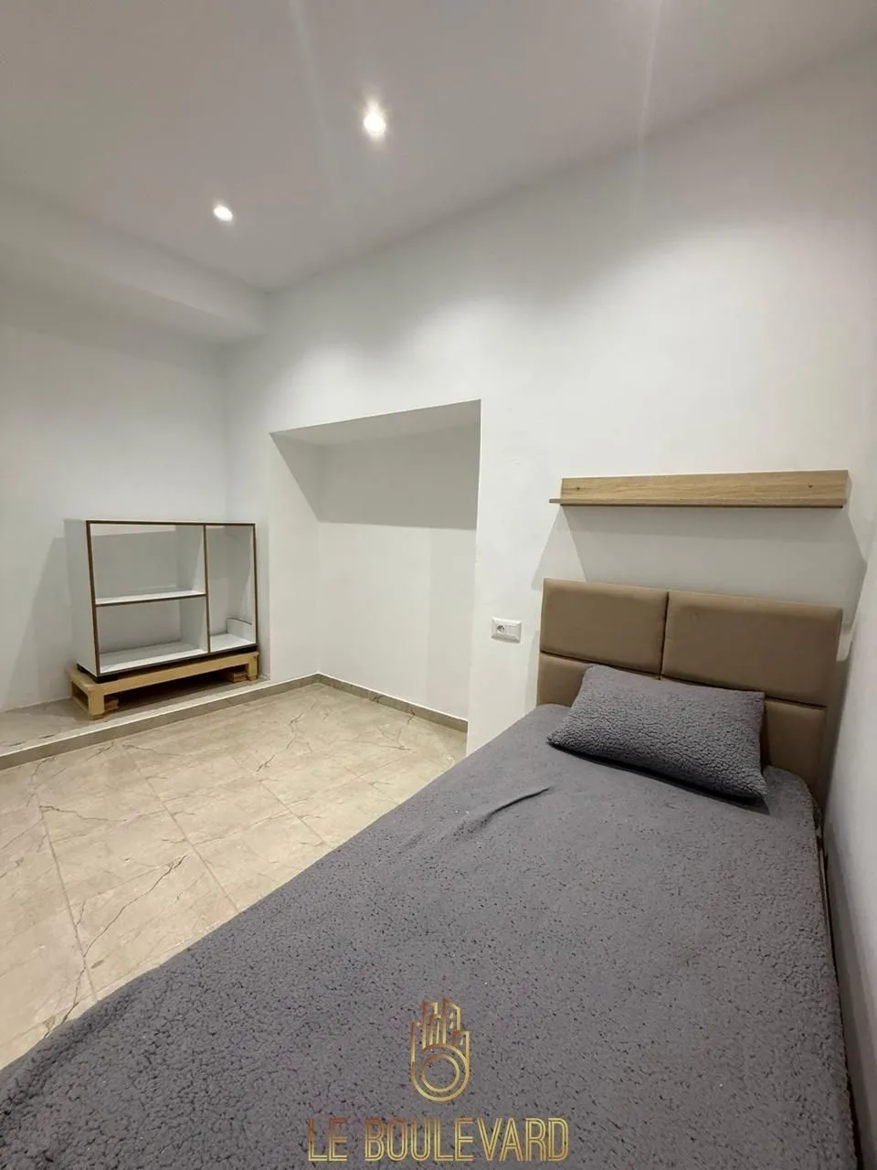 A Louer Rez-de-chaussée S+2 Haut Standing semi meublé à el mahfar, Nabeul