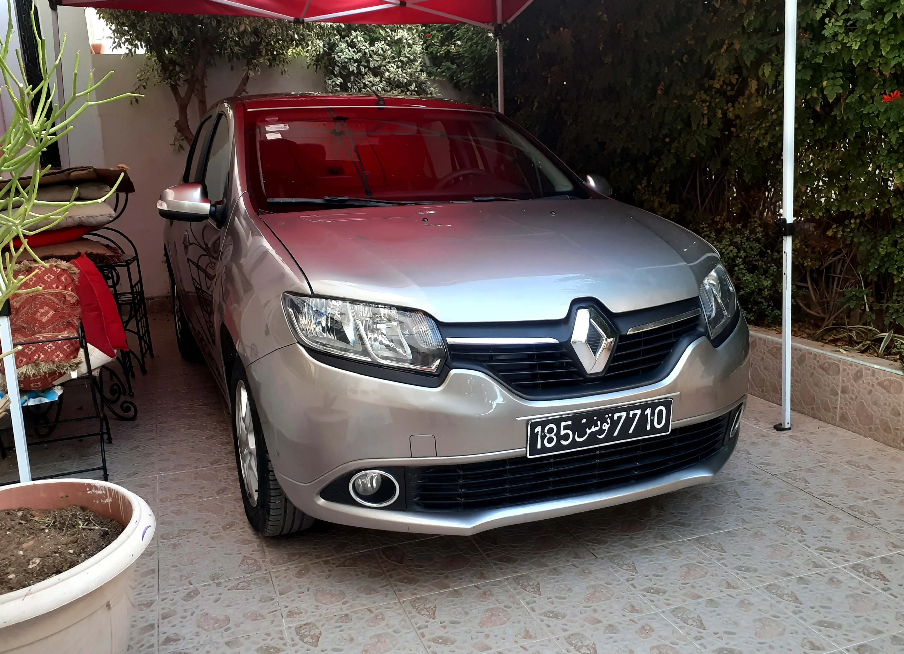 Renault symbol Élégance 100km première main tu 185