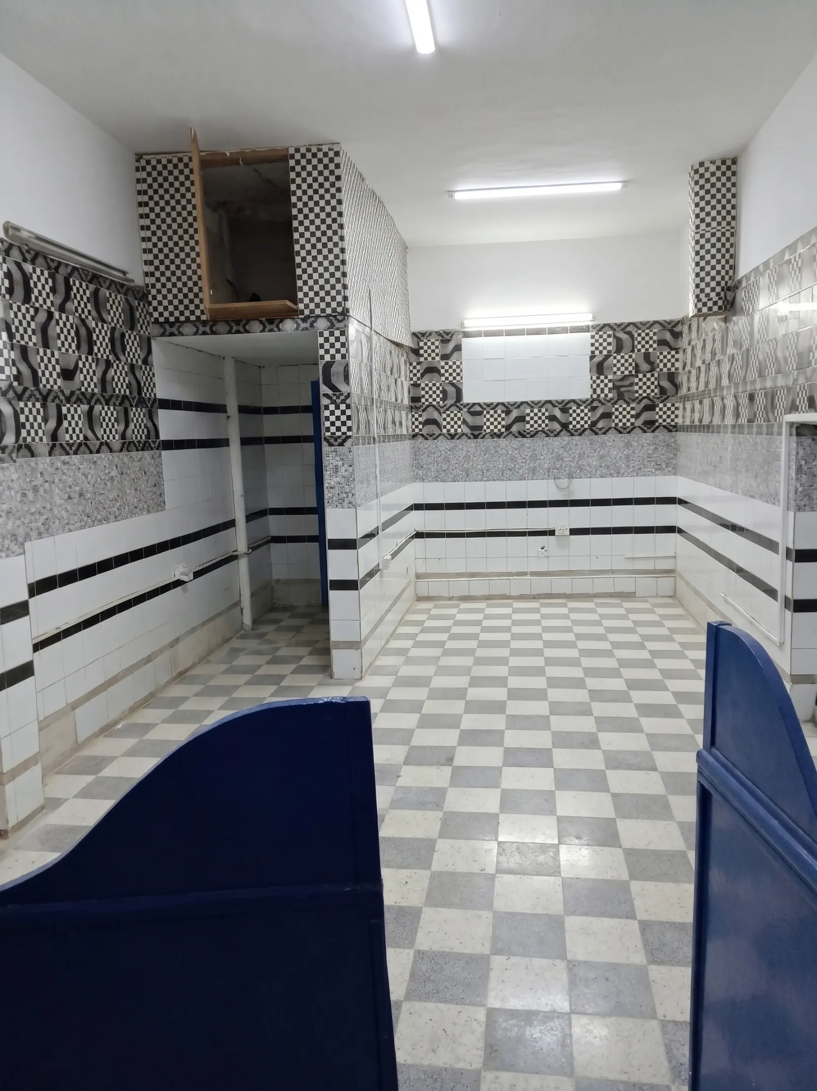 Local commercial en centre ville - photo 2
