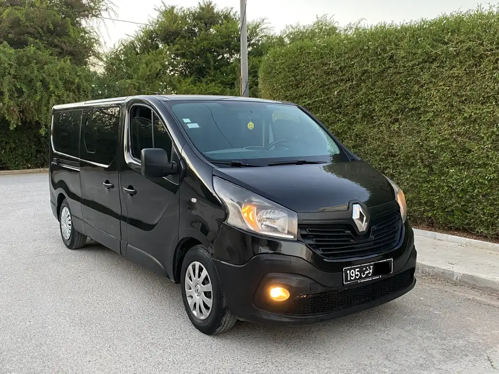 Renault trafic 3 9 places