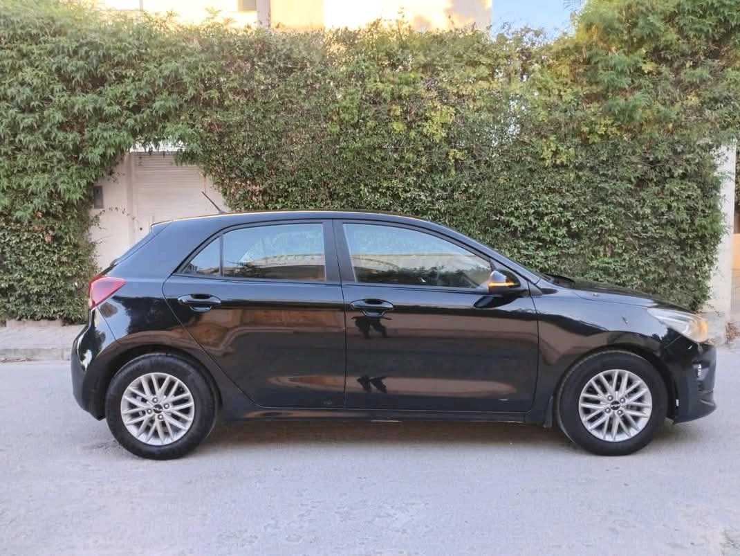 KIA RIO COUPÉ PREMIÈRE MAIN EN EXCELLENT ÉTAT