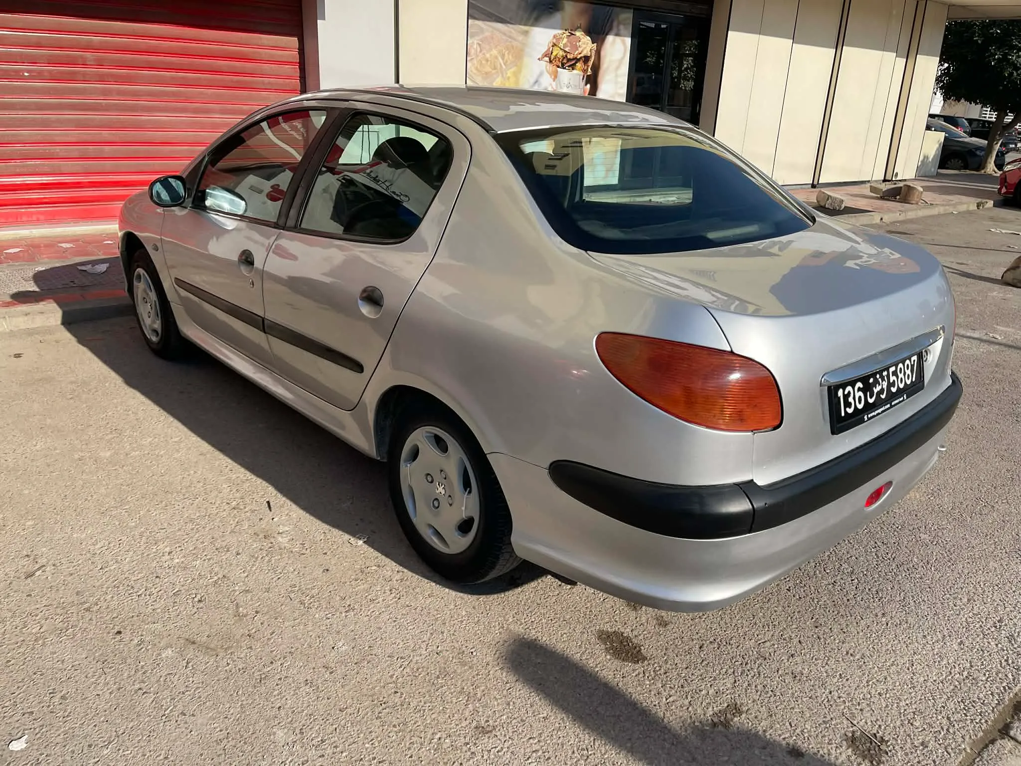 PEUGEOUT 206 SEDAN