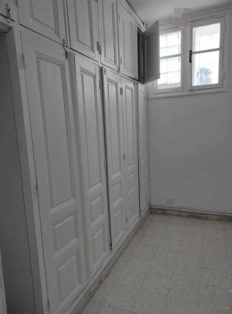 Location S4 vide à Chotrana 1