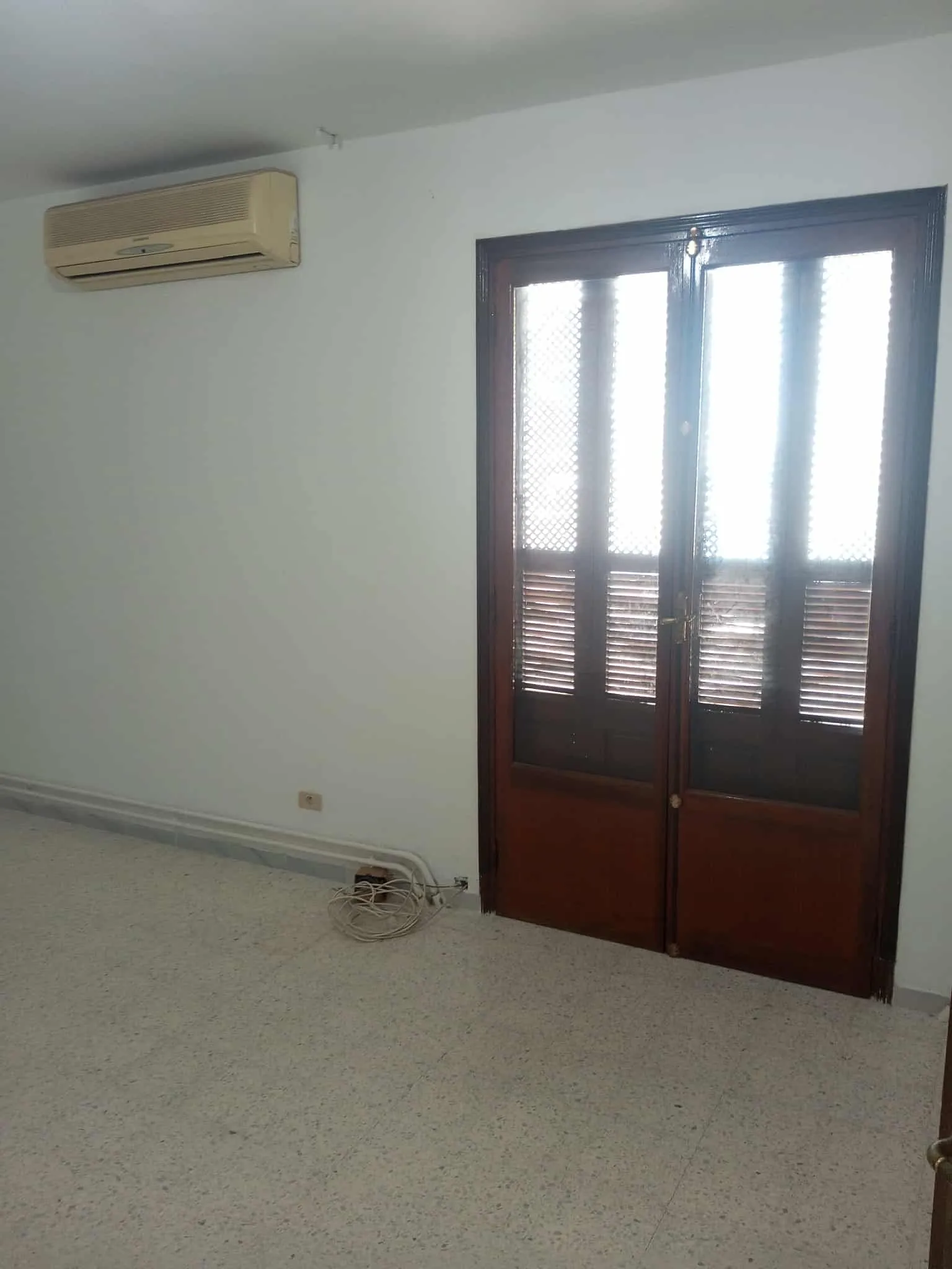 un appartement spacieux s+3 au 1er étage a louer a Manar 2 Prés de lycée Dachraoui