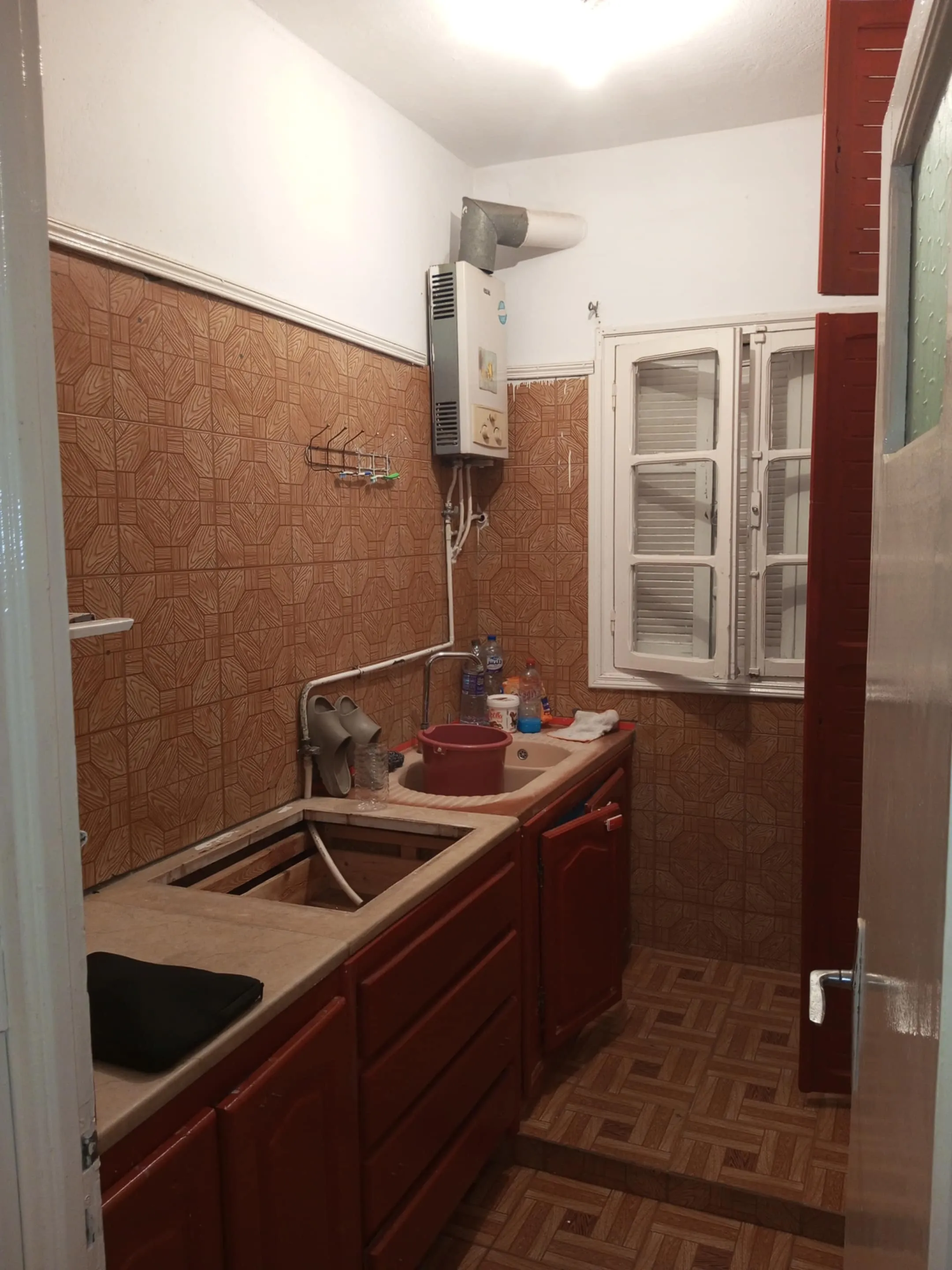 un étage d'une maison s+2 vide au 1er étage a louer a Omrane Supérieur Prés de lycée Lasfer