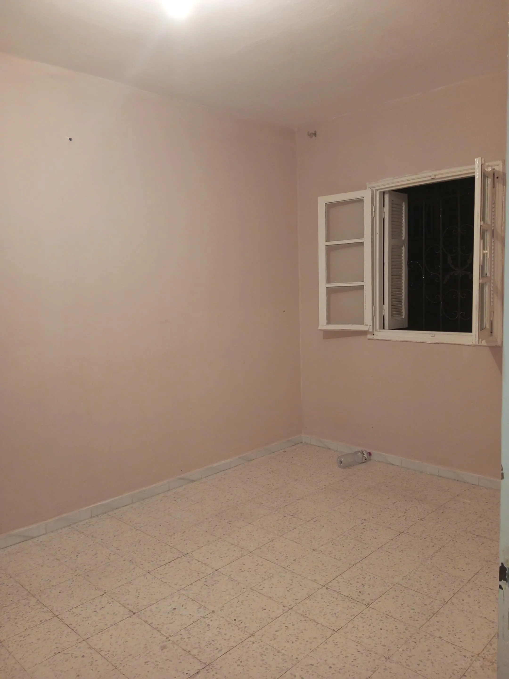 un étage d'une maison s+2 vide au 1er étage a louer a Omrane Supérieur Prés de lycée Lasfer