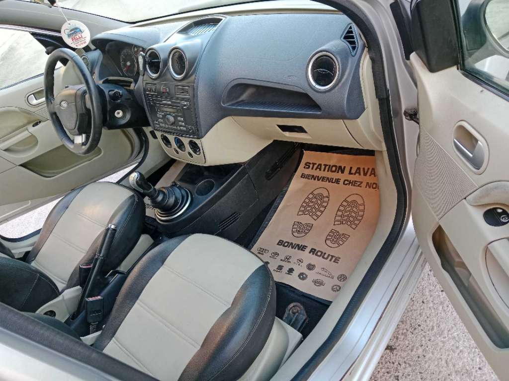 Ford fiesta phase 2 état très propre 📞📞21031826