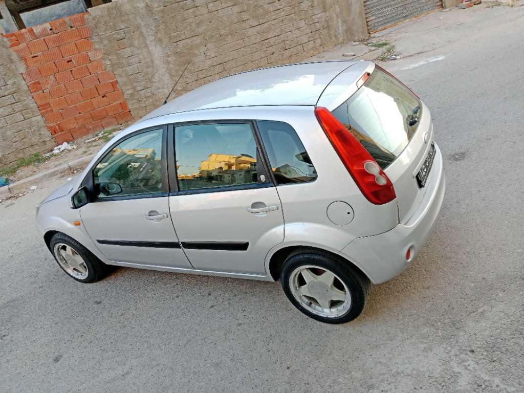 Ford fiesta phase 2 état très propre 📞📞21031826