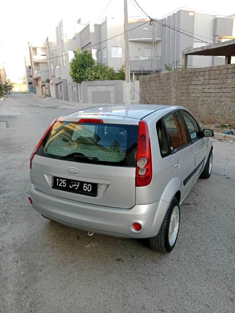 Ford fiesta phase 2 état très propre 📞📞21031826