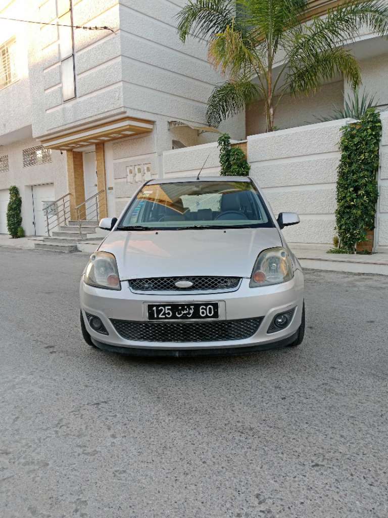Ford fiesta phase 2 état très propre 📞📞21031826