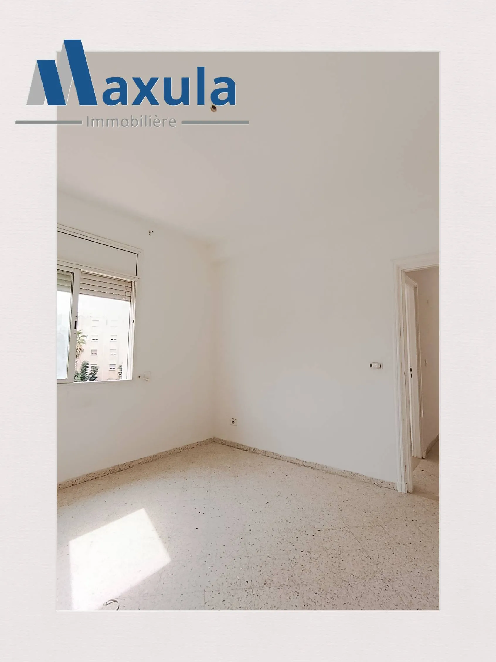 À LOUER APPARTEMENT S+2 AU 2ÈME ÉTAGE À RADES CITÉ OLYMPIQUE