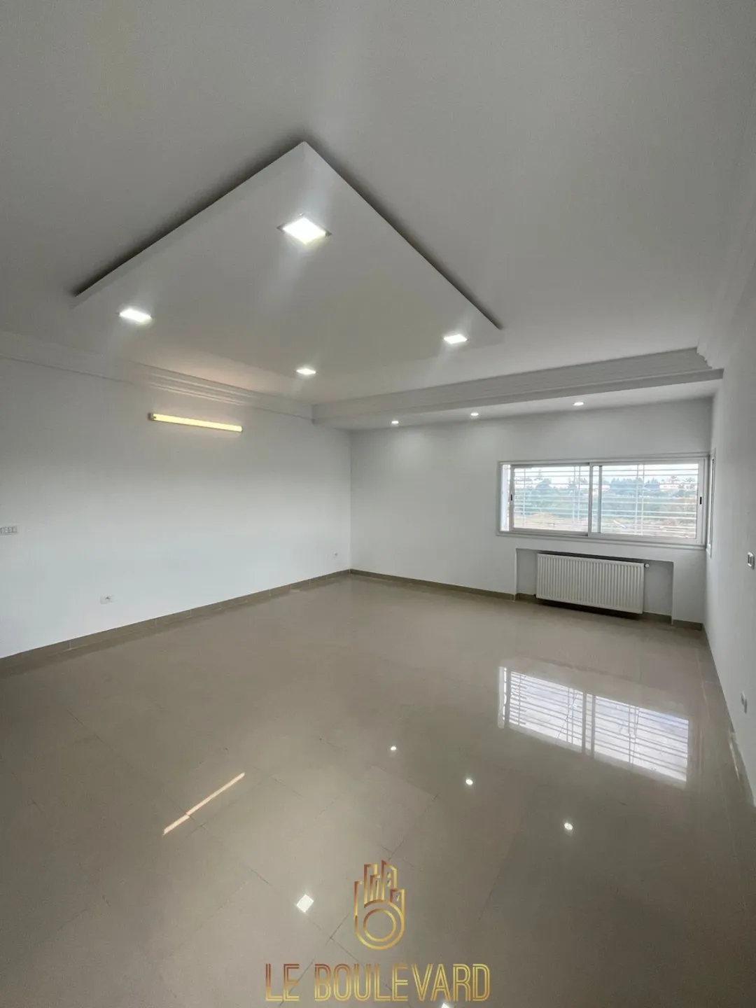 Location Annuelle : Etage De Villa S+3 Haut Standing Vue Sur Mer à Sidi Mahersi, Nabeul