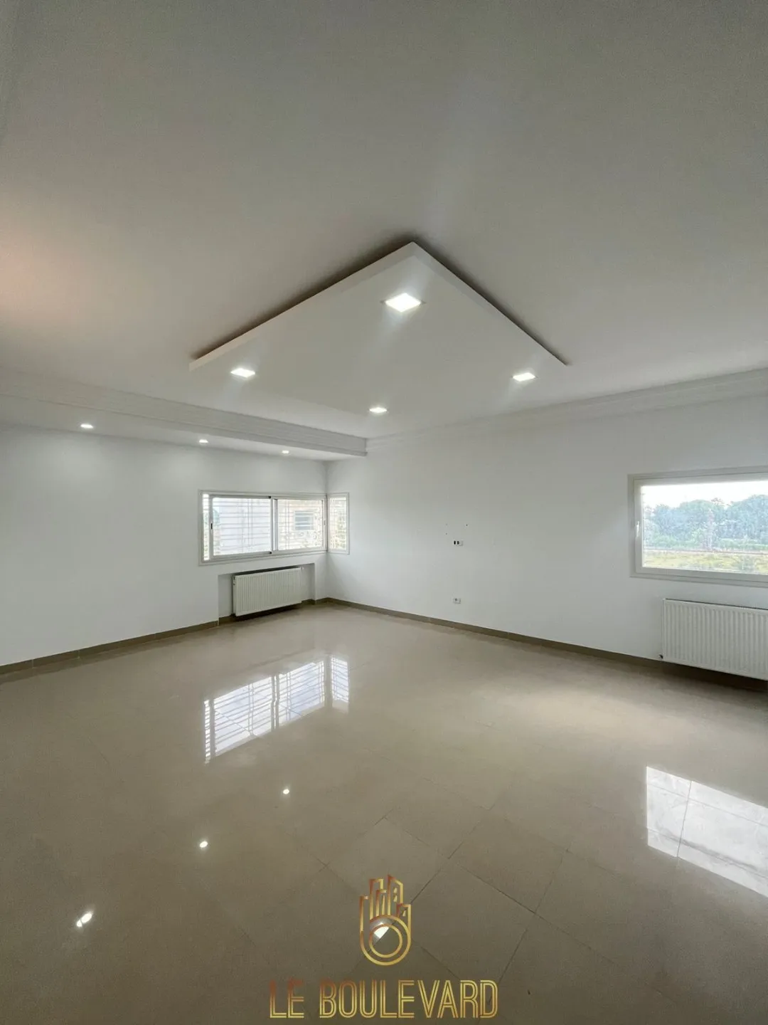Location Annuelle : Etage De Villa S+3 Haut Standing Vue Sur Mer à Sidi Mahersi, Nabeul