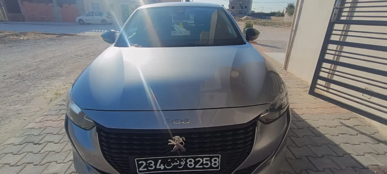Peugeot 208 