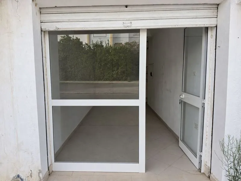 Local commercial 15 m² à El Mourouj 5