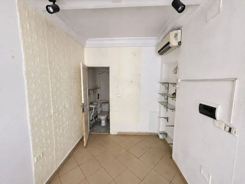 Local commercial 15 m² à El Mourouj 5
