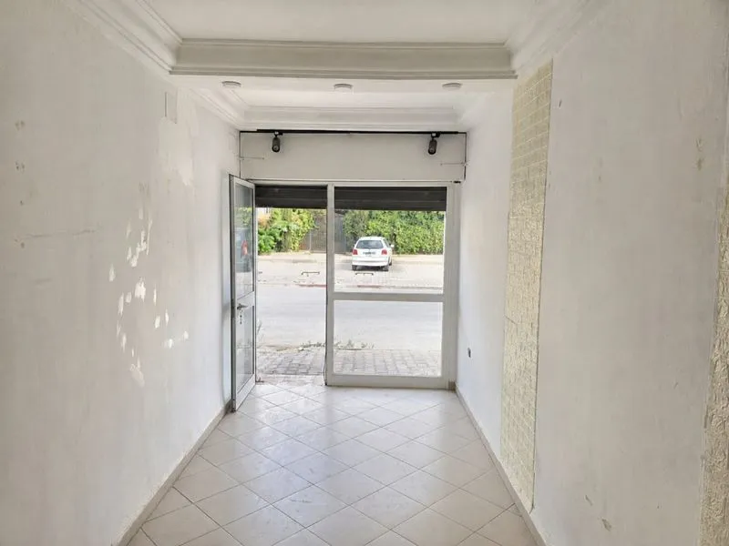 Local commercial 15 m² à El Mourouj 5