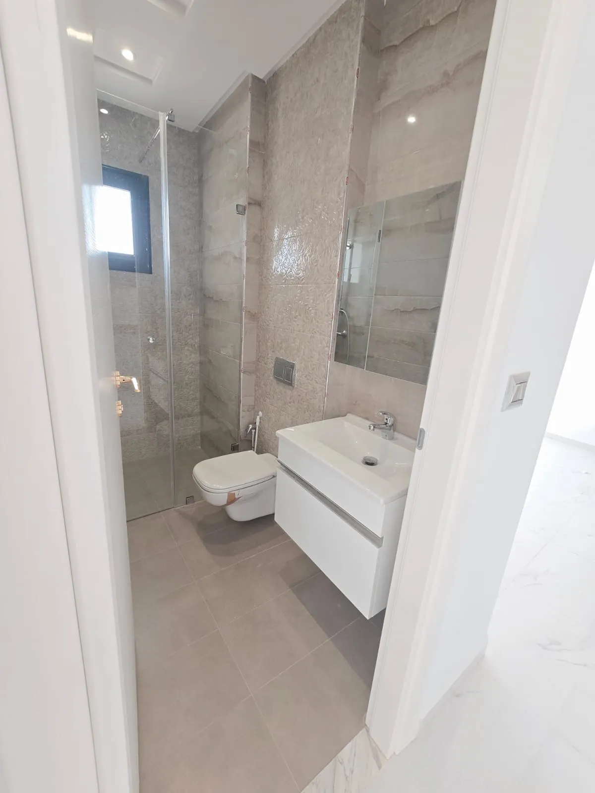 Des appartements S1 et S2 direct promoteur chat meriem 100 mètres de la plage