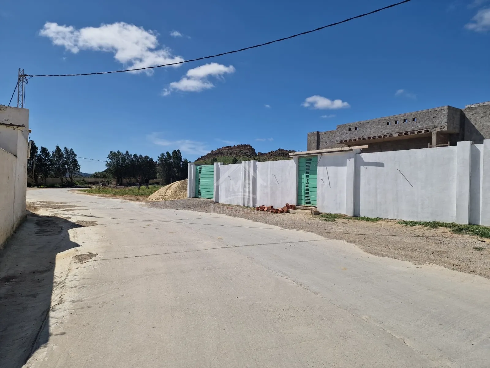 51355351 أرض صبغة سكنية للبيع في الحمامات