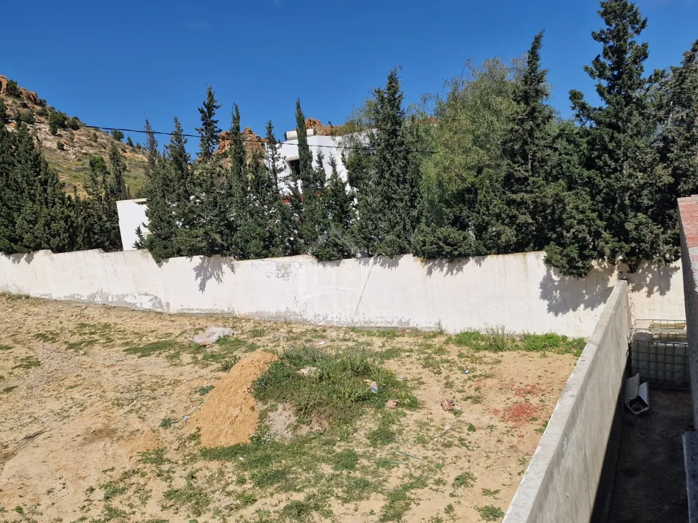 51355351 أرض صبغة سكنية للبيع في الحمامات