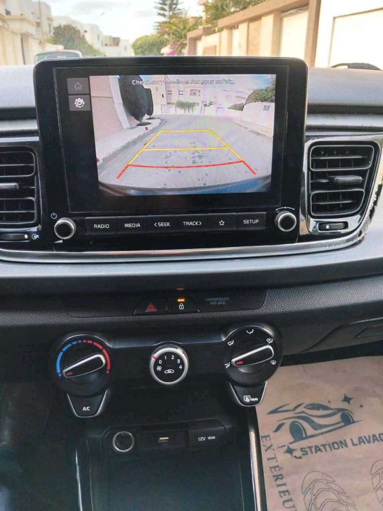 KIA RIO PRESTIGE PREMIÈRE MAIN EN EXCELLENT ÉTAT 