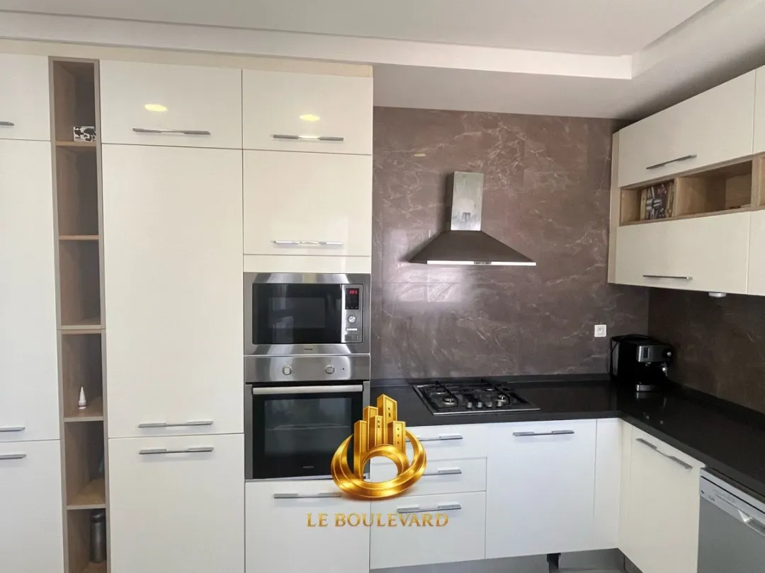 Location Annuelle : Appartement S+2 Haut Standing Vue Sur Mer à Néapolis, Nabeul 