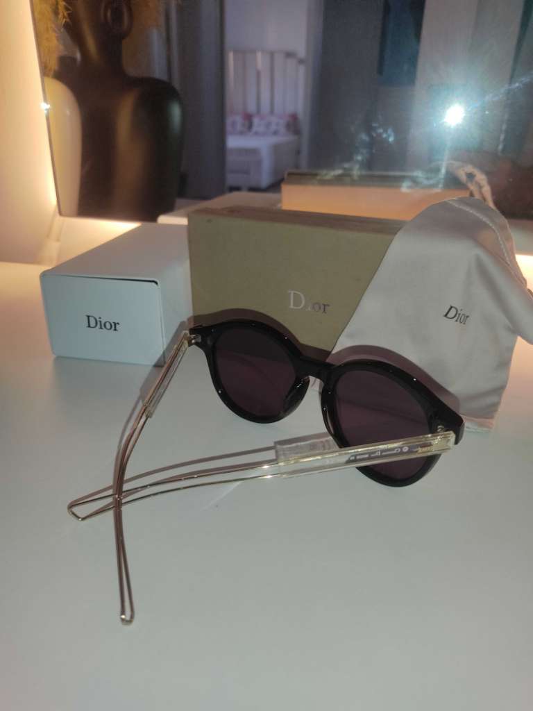 A vendre lunette Dior femme model 2024