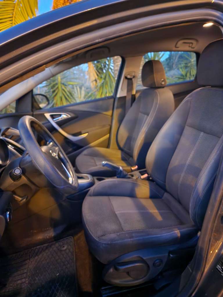 Opel astra j auto turbo