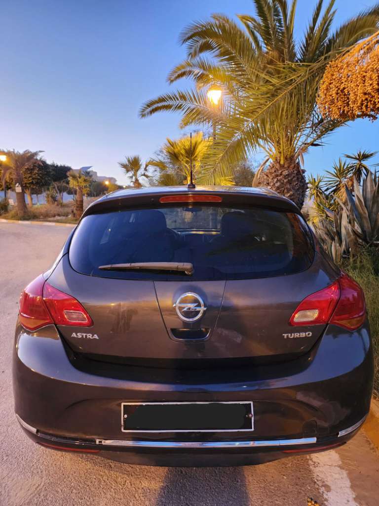 Opel astra j auto turbo