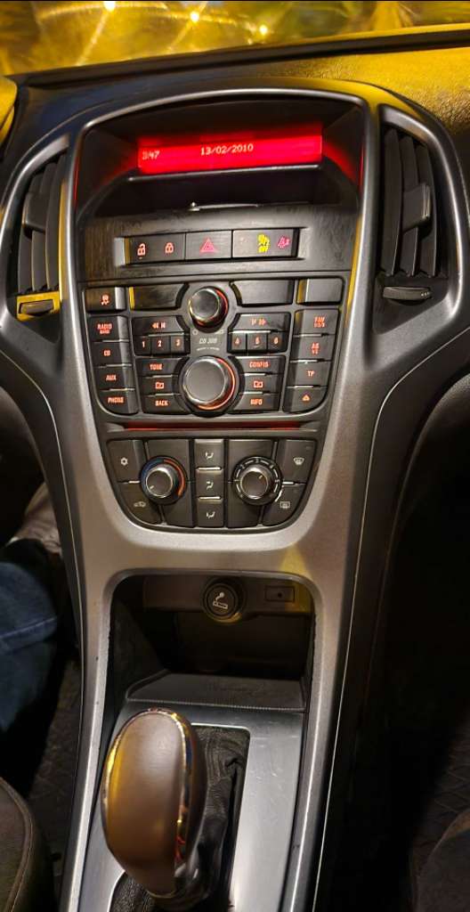 Opel astra j auto turbo