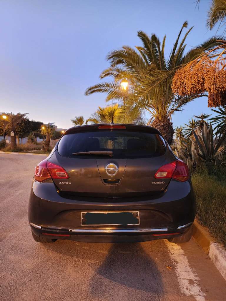 Opel astra j auto turbo