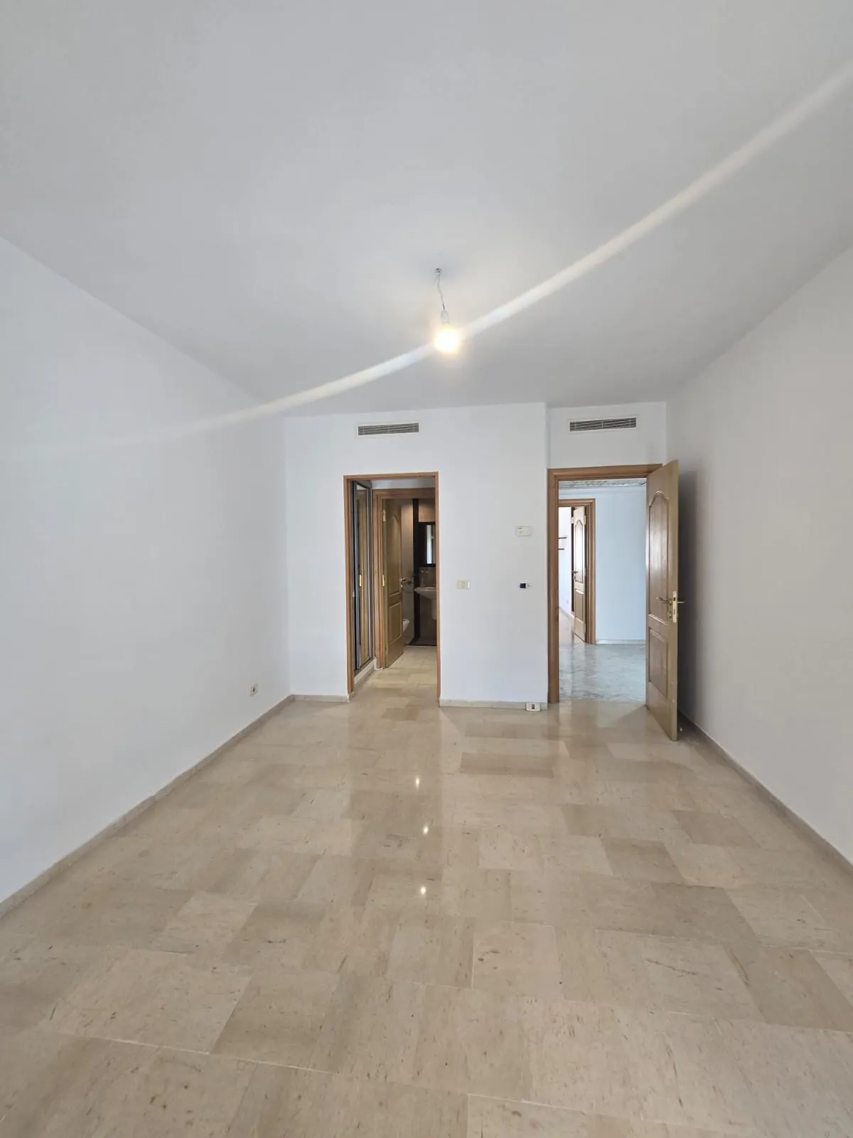 À vendre Superbe Appartement S+3 Haut Standing avec Vue Mer latérale