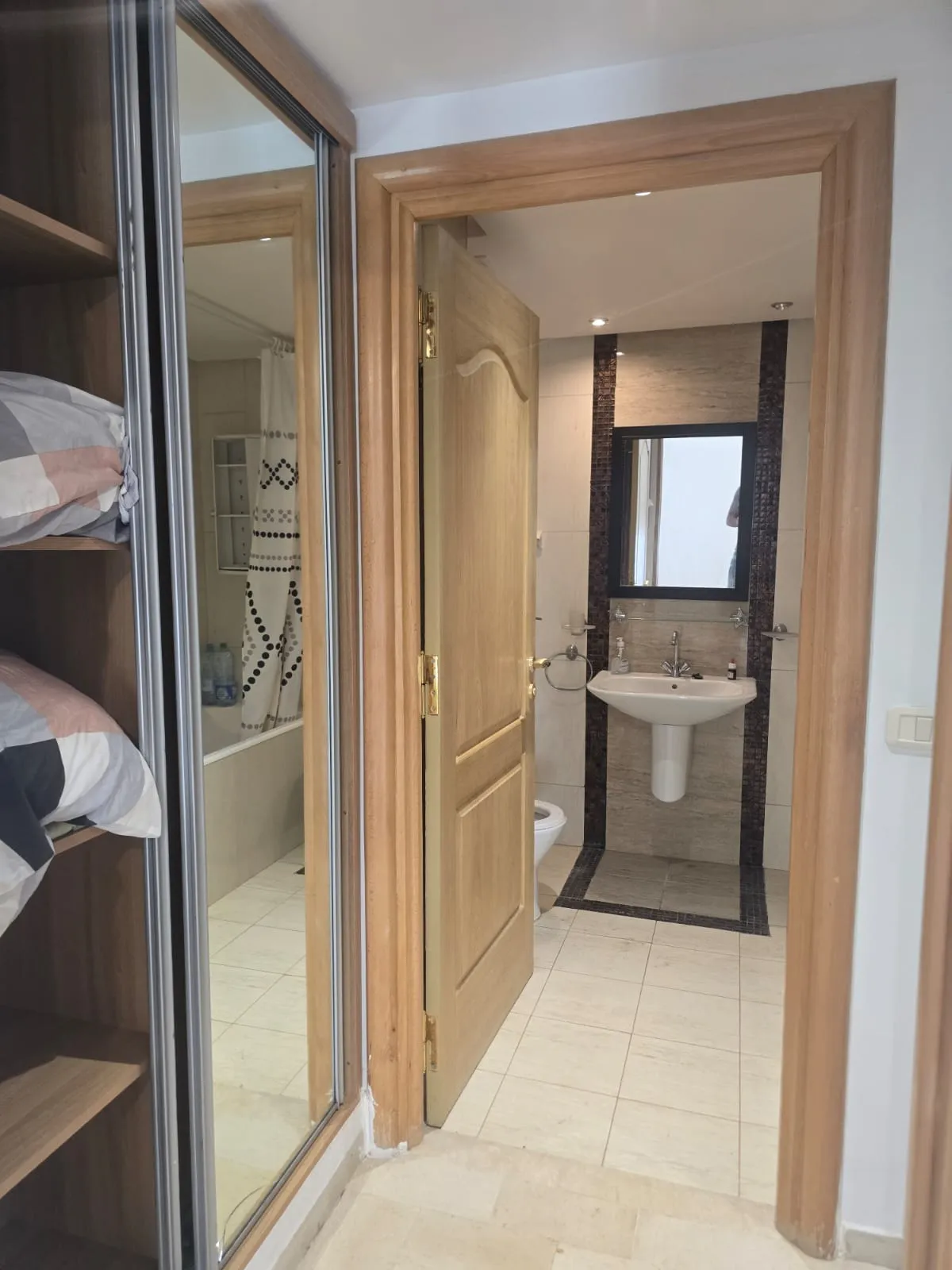 À vendre Superbe Appartement S+3 Haut Standing avec Vue Mer latérale