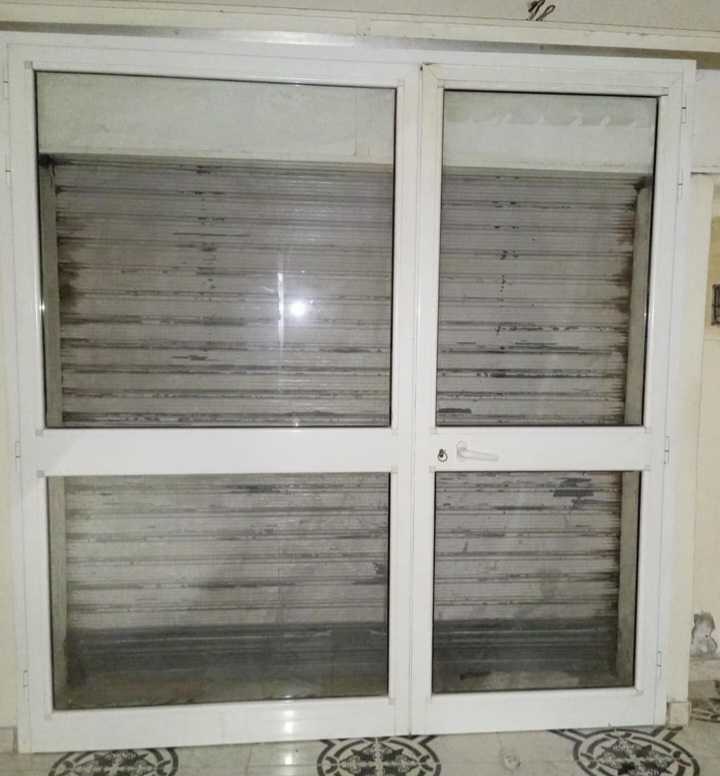 Porte aluminium TPR en bonne état 2.20/2.20