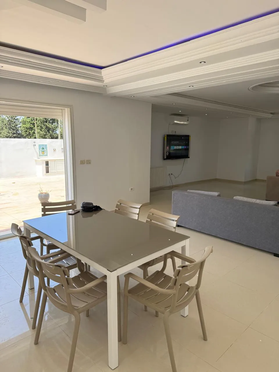 🏡Villa S+4 Meublée Avec Piscine En Location | Chott Mariem